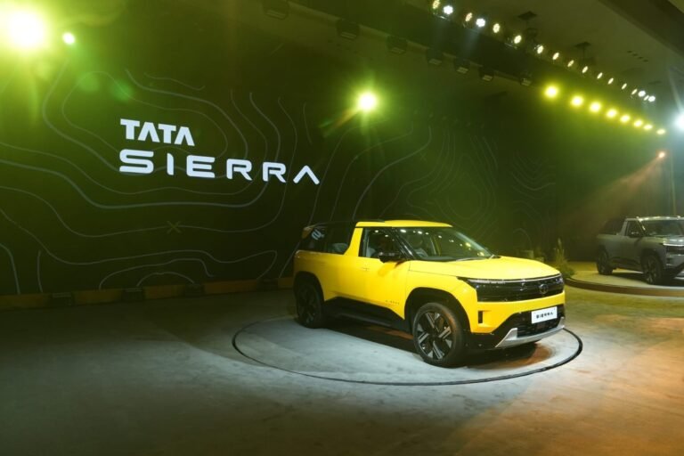 Tata Sierra ফিরে এলো – ₹11.49 লাখ থেকে শুরু! SUV বাজারে নতুন ঝড়